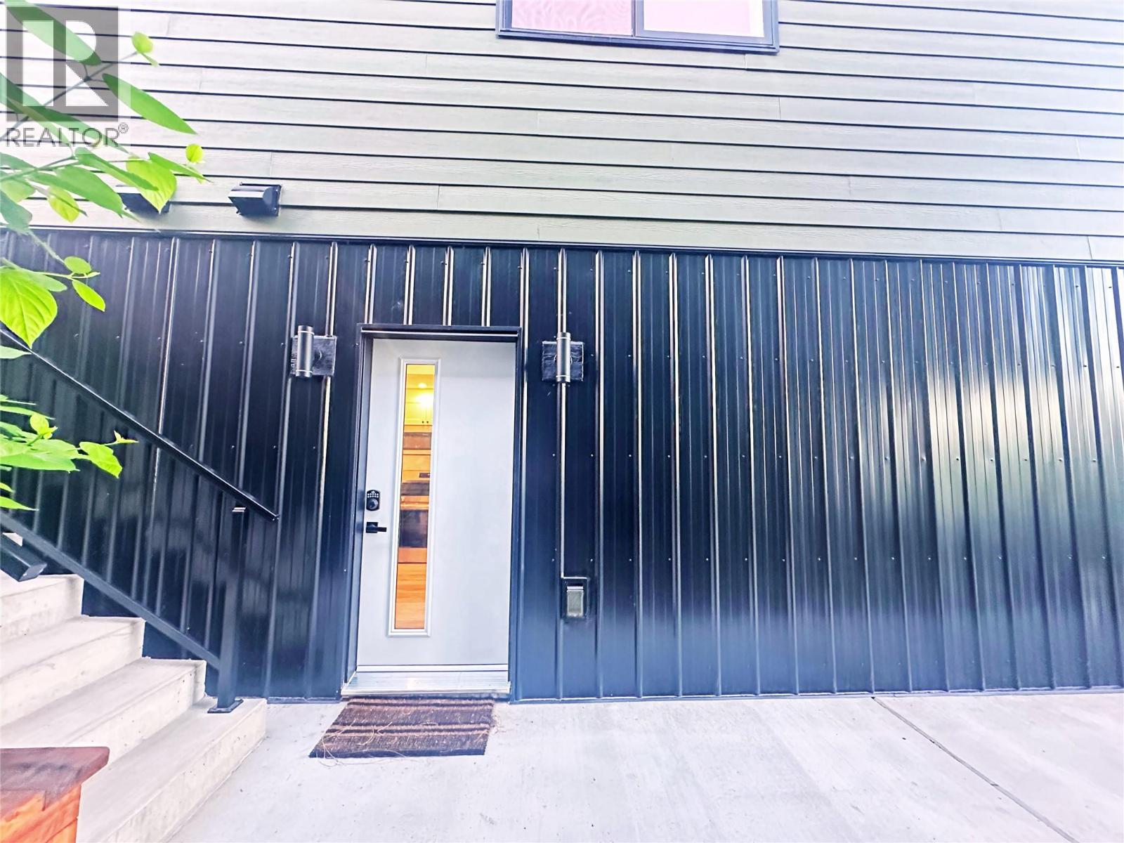 1257 Copper Road, Oliver