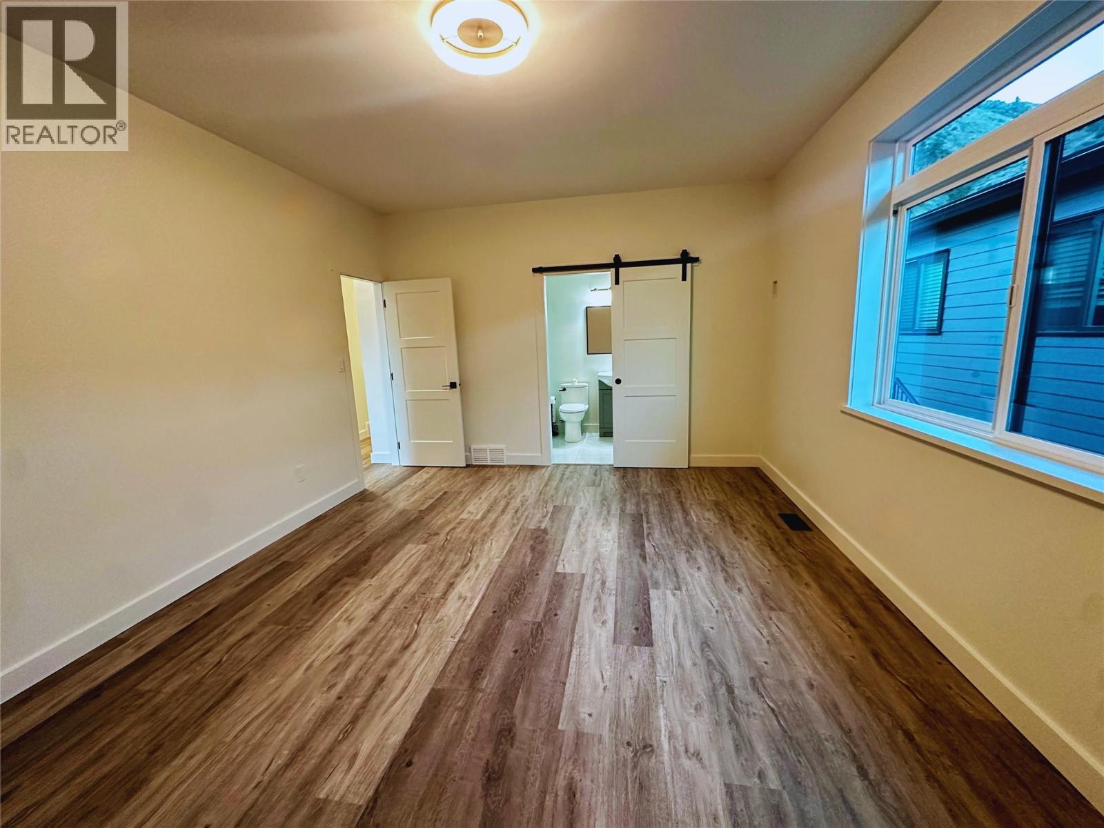 1257 Copper Road, Oliver