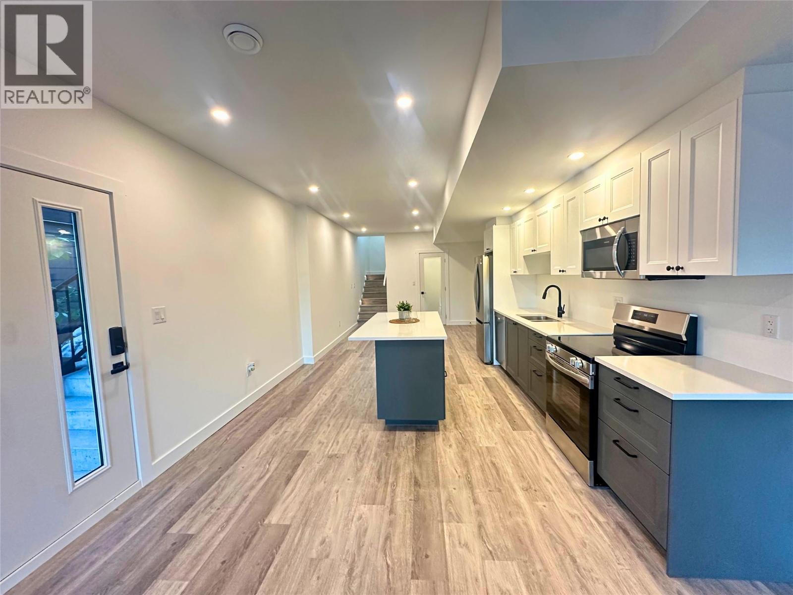 1257 Copper Road, Oliver