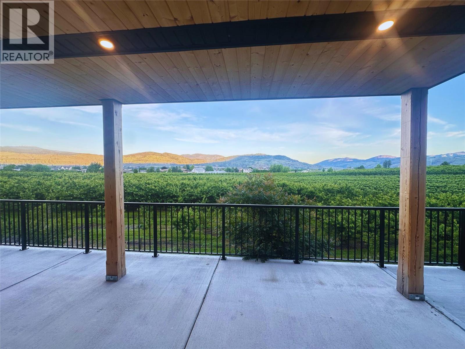 1257 Copper Road, Oliver