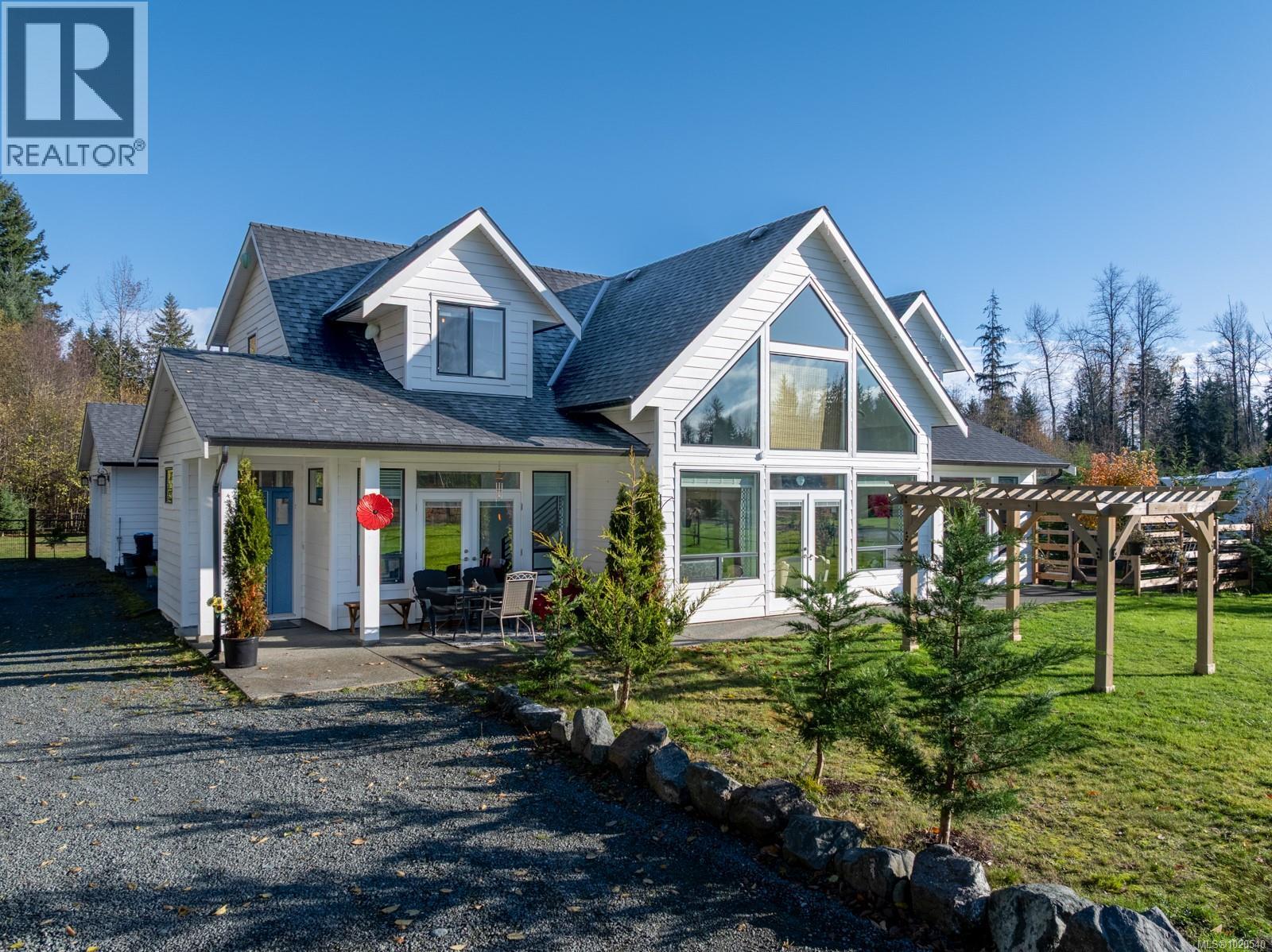 8740 Oyster River Way - Photo 3 of 47, Black Creek, British Columbia