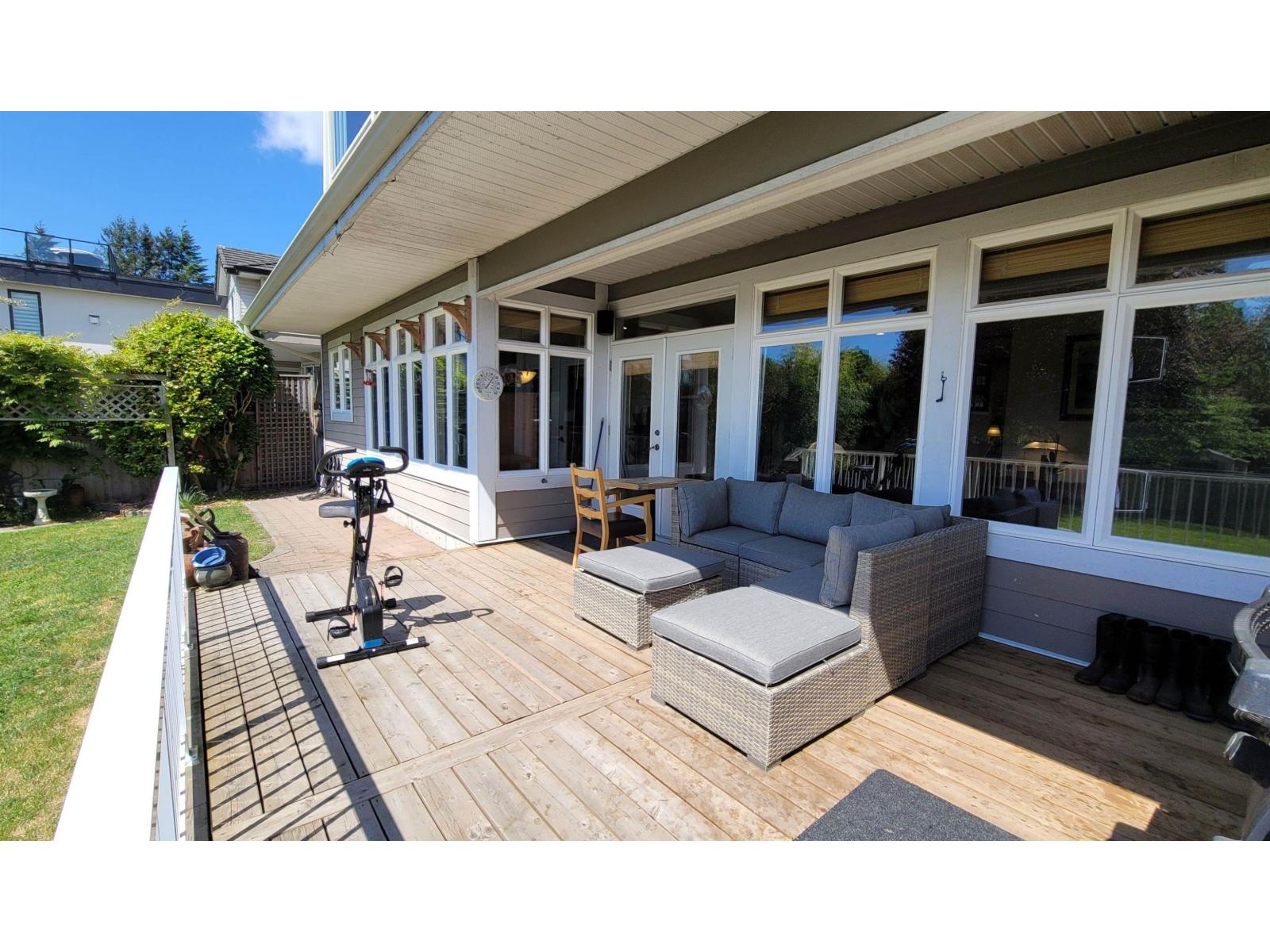 15974 BUENA VISTA AVENUE, White Rock