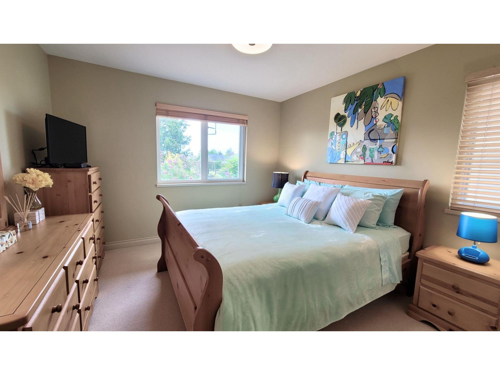 15974 BUENA VISTA AVENUE, White Rock