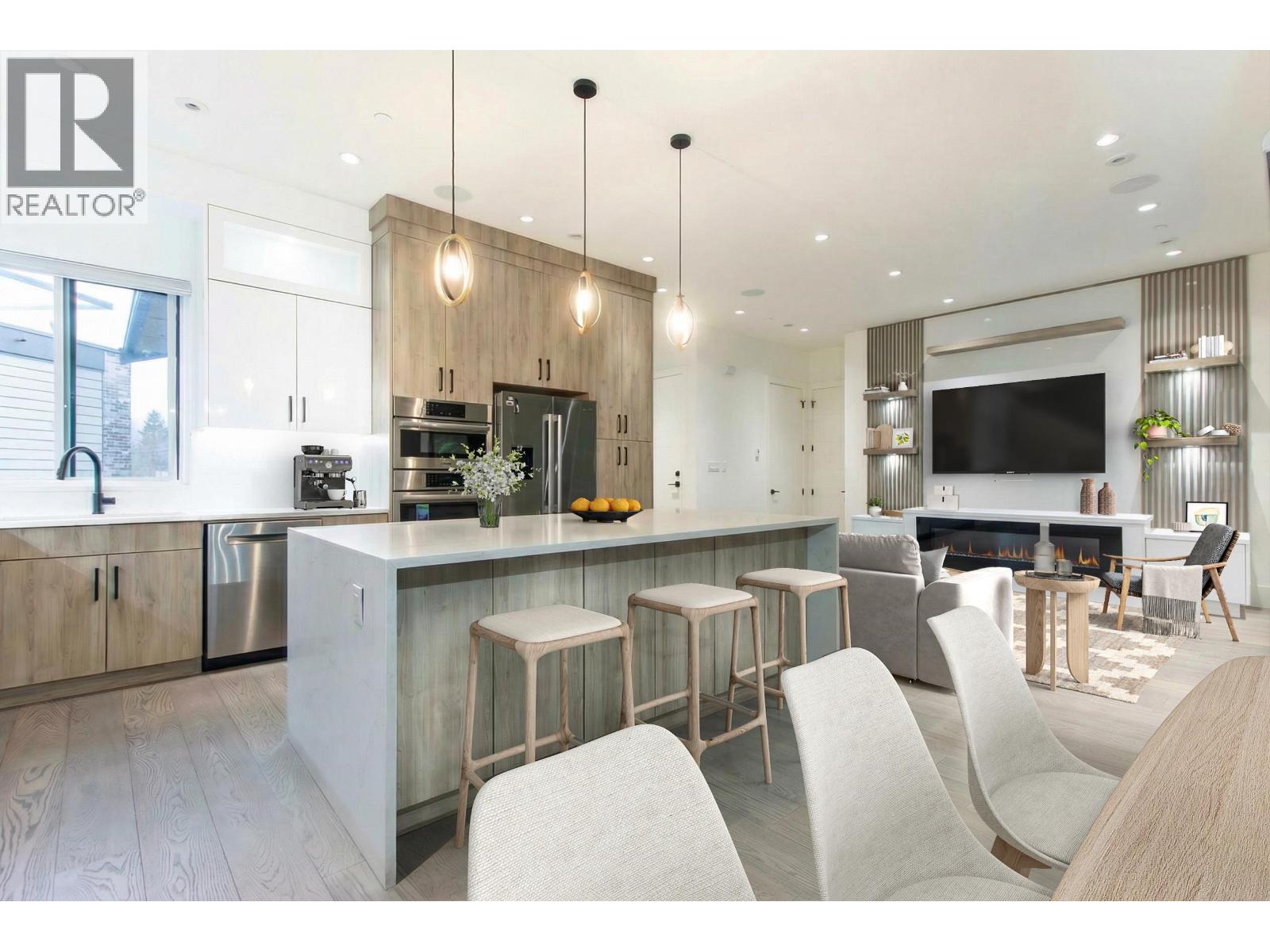 39184 WOODPECKER PLACE, Squamish