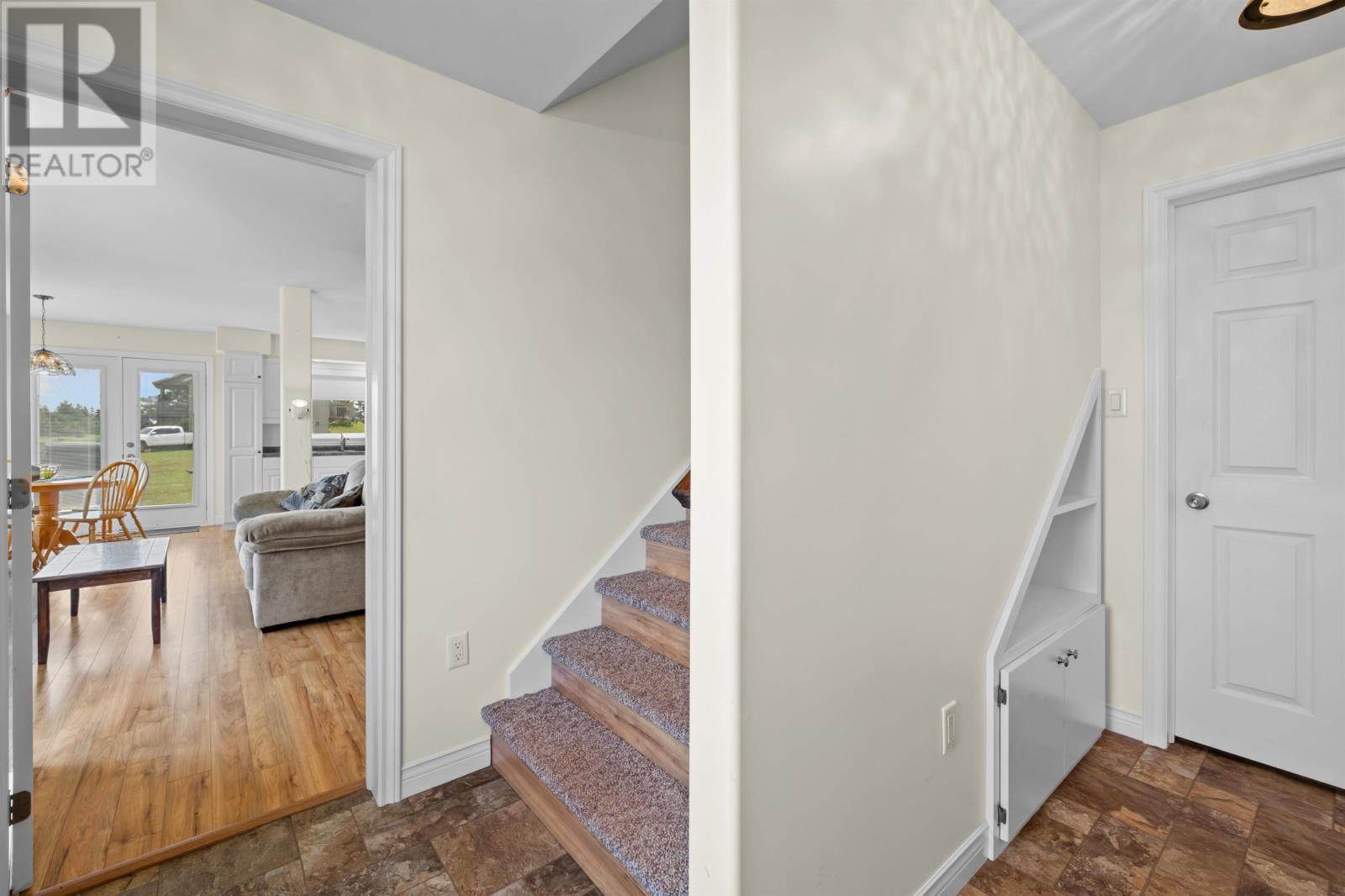 31 SANFORD LANE - 27