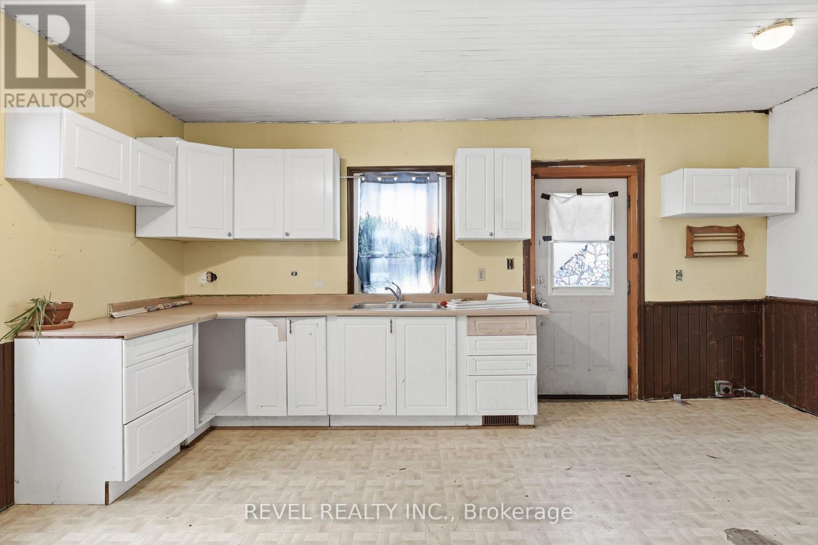 439 METCALF STREET - 10