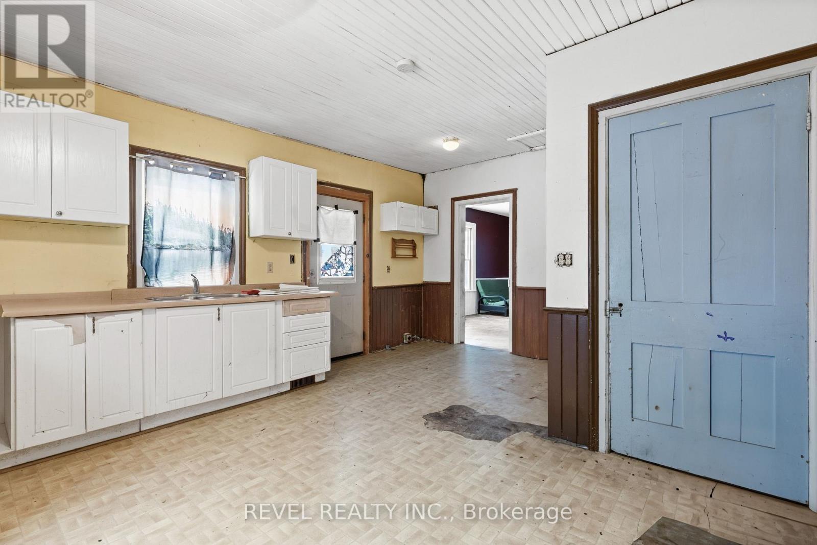 439 METCALF STREET - 12