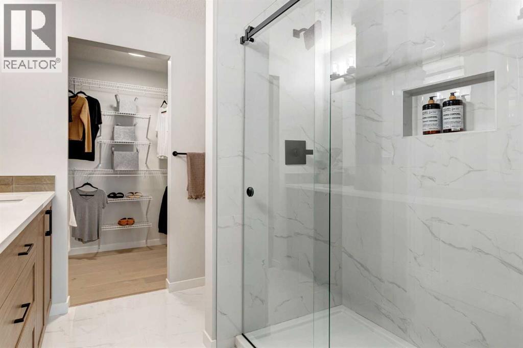 Single Family House for Sale in   Blackfoot Trail SE Acadia Calgary 