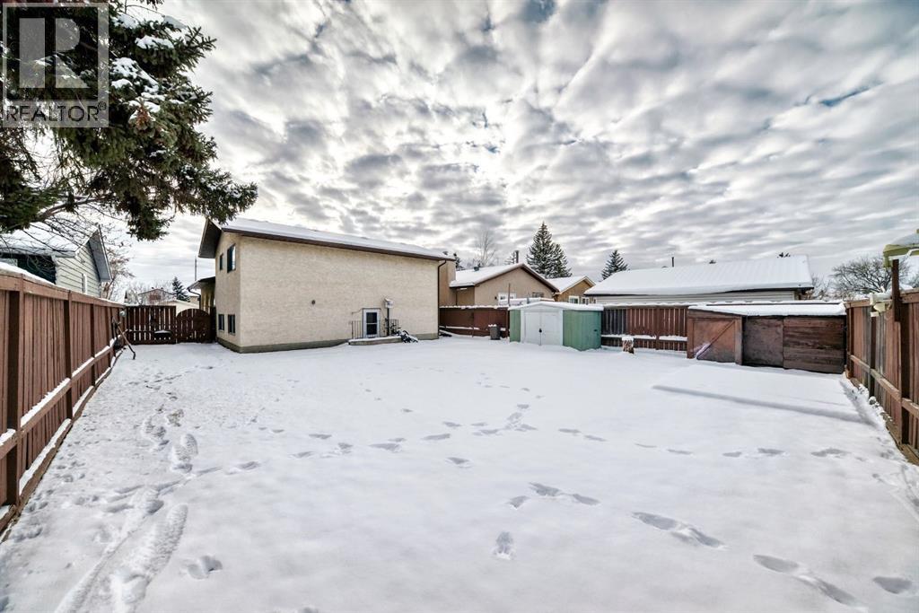 Single Family House 4 Level for Sale in  Falwood Place NE Falconridge Calgary 