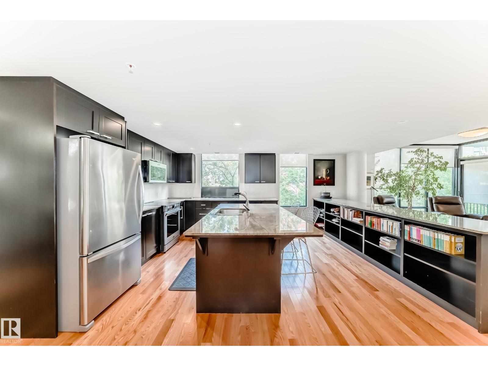 #404 10028 119 ST NW, Edmonton