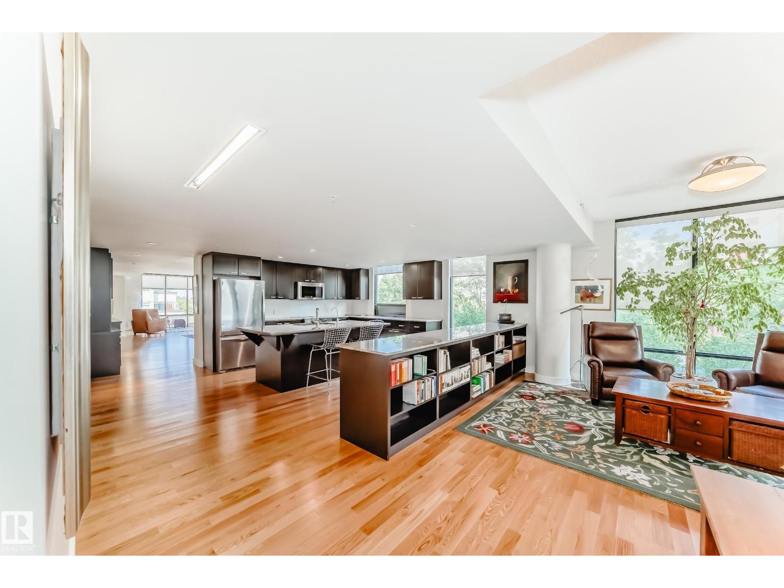 #404 10028 119 ST NW, Edmonton