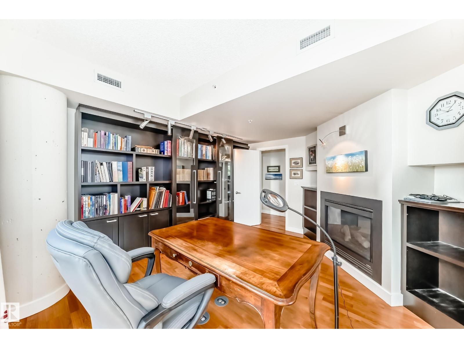 #404 10028 119 ST NW, Edmonton