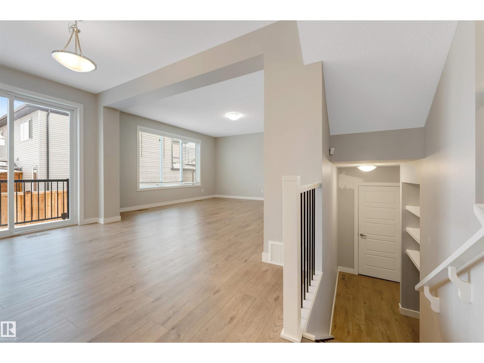 20508 20 AV NW NW, Edmonton