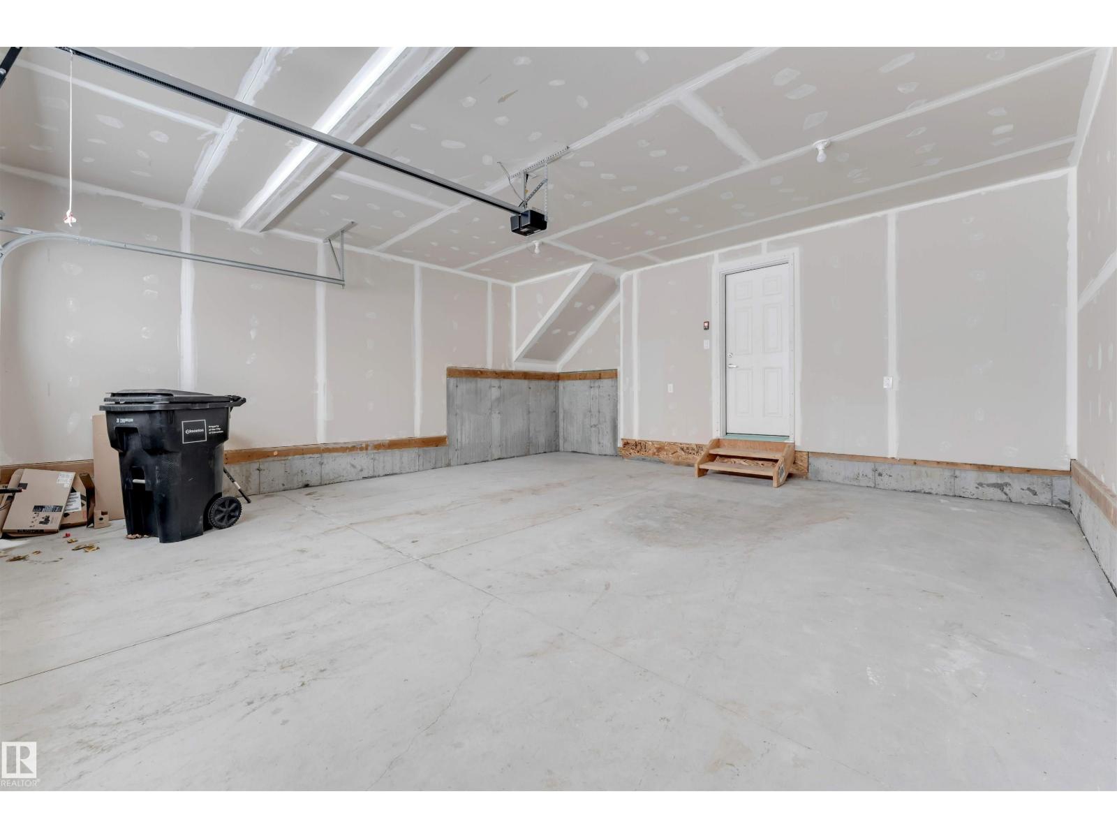 20508 20 AV NW NW, Edmonton