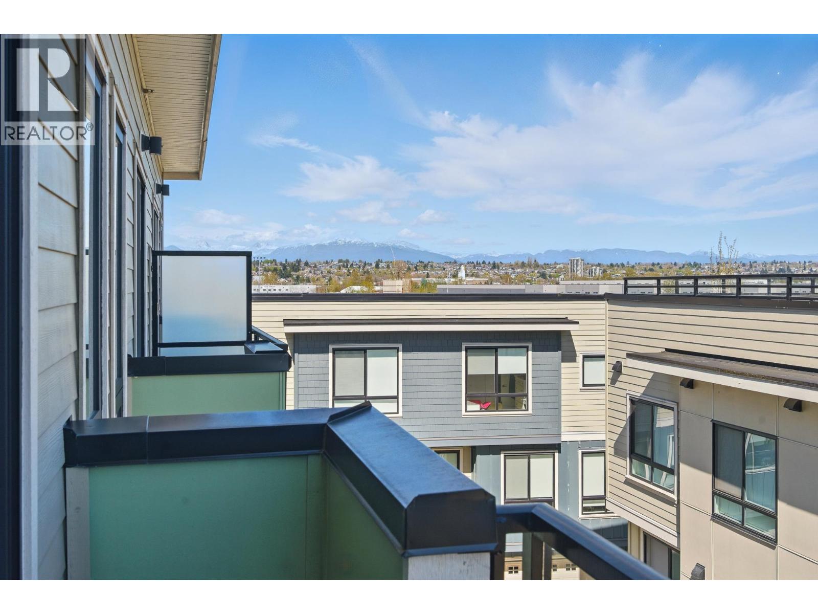 #76-10199 RIVER Drive, Richmond