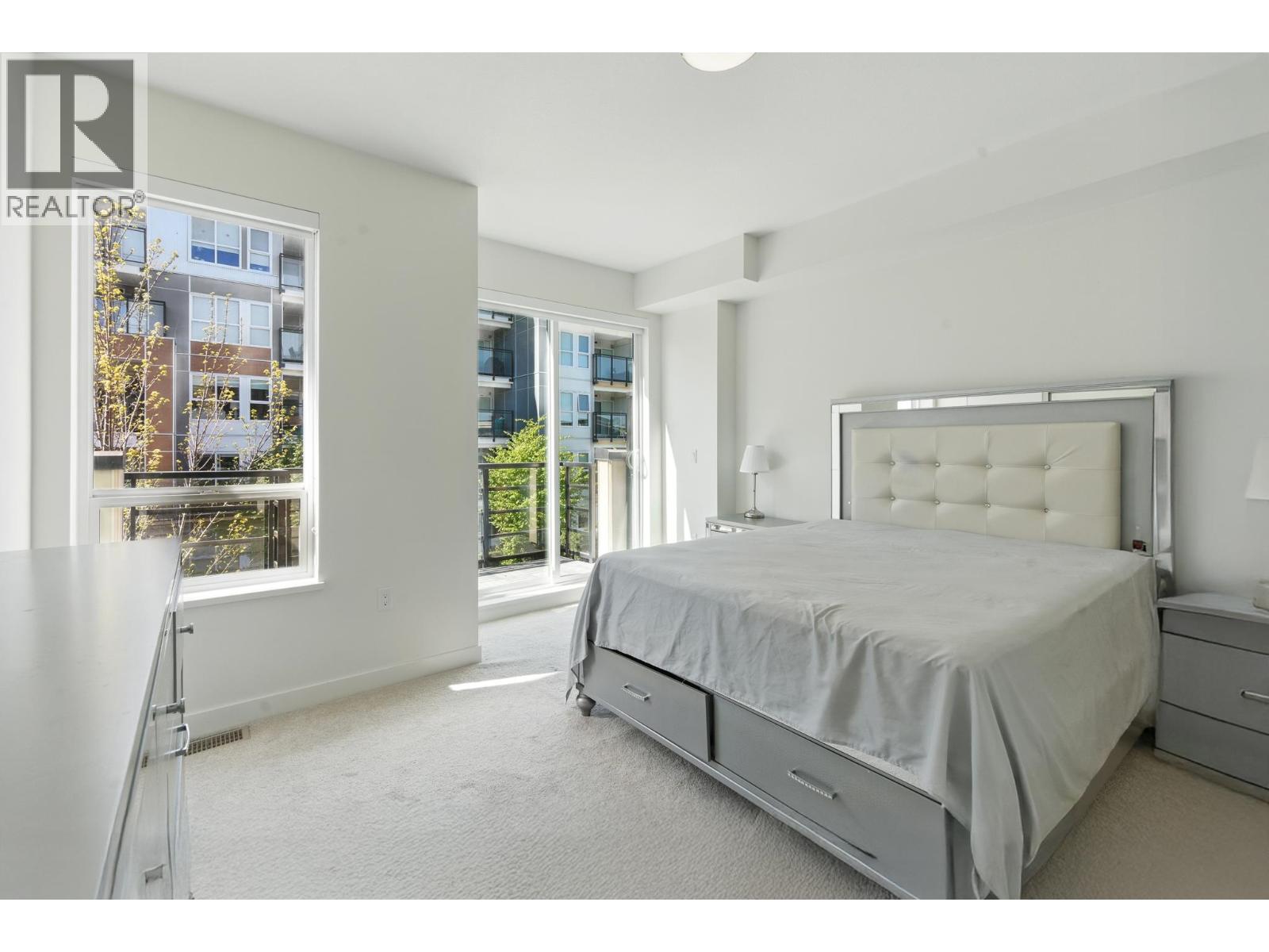 #76-10199 RIVER Drive, Richmond