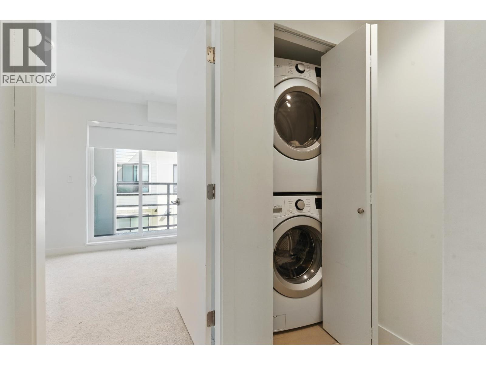 #76-10199 RIVER Drive, Richmond