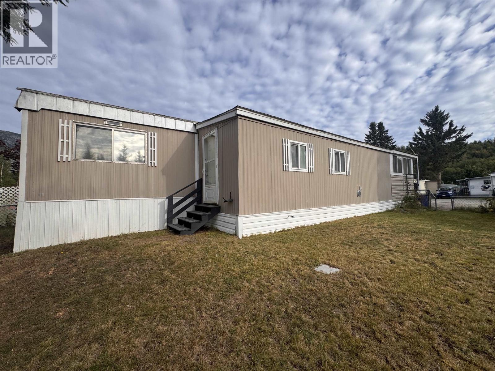 #1-3889 MULLER Avenue, Terrace