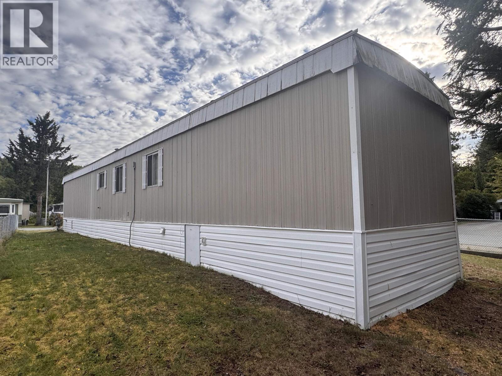 #1-3889 MULLER Avenue, Terrace