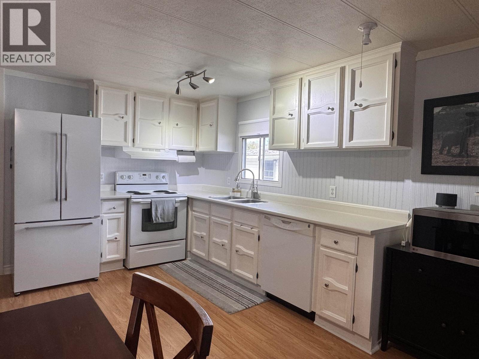 #1-3889 MULLER Avenue, Terrace