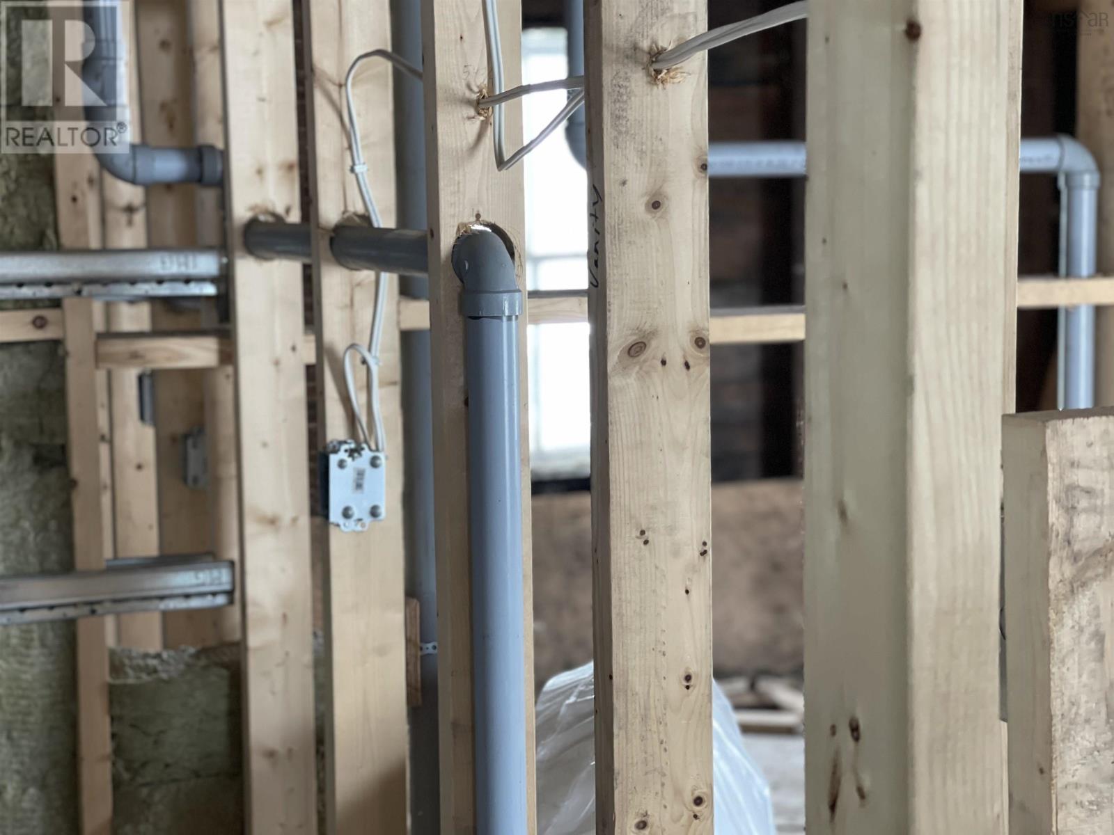 Property 11 of 14 of 323 South Foord Street