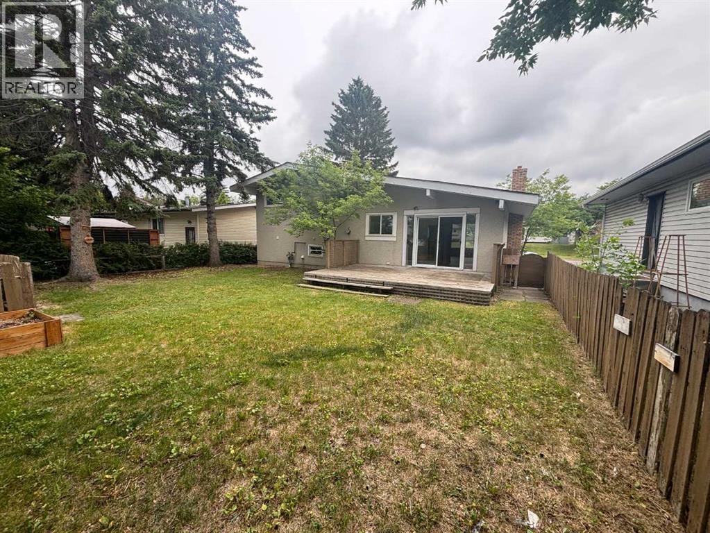 Single Family House 3 Level for Sale in  Acadia Drive SE Acadia Calgary 