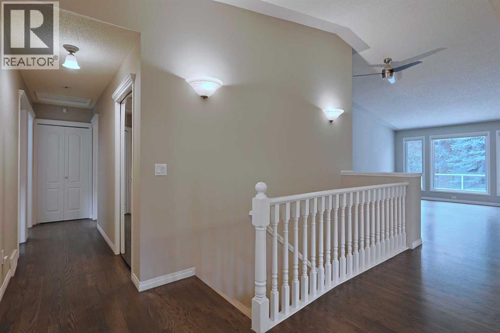 Single Family House for Sale in  Silver Creek Mews NW Silver Springs Calgary 