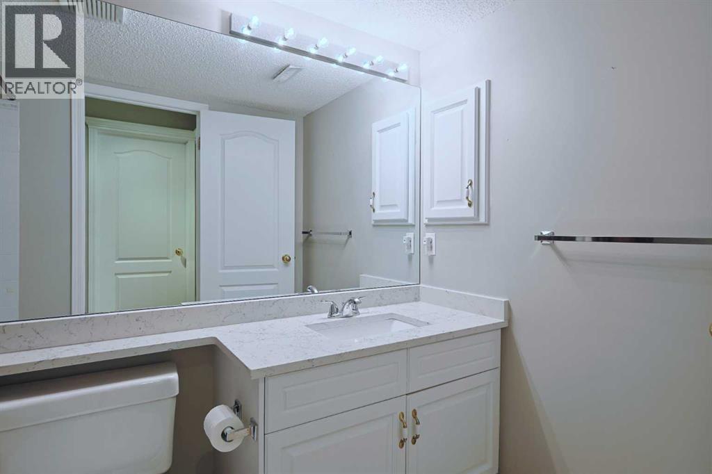 Single Family House for Sale in  Silver Creek Mews NW Silver Springs Calgary 