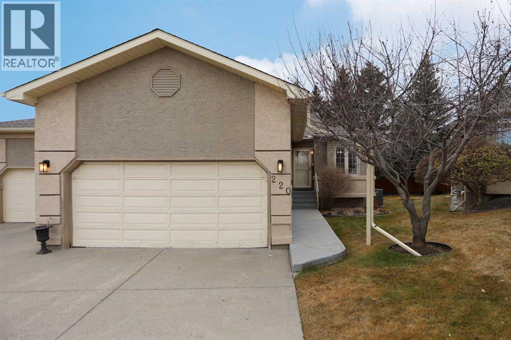Single Family House for Sale in  Silver Creek Mews NW Silver Springs Calgary 