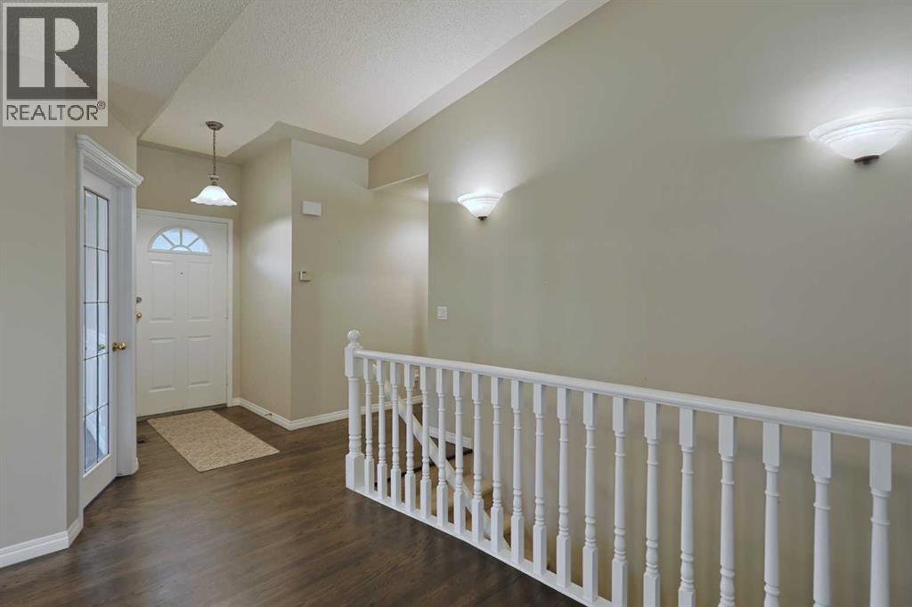 Single Family House for Sale in  Silver Creek Mews NW Silver Springs Calgary 