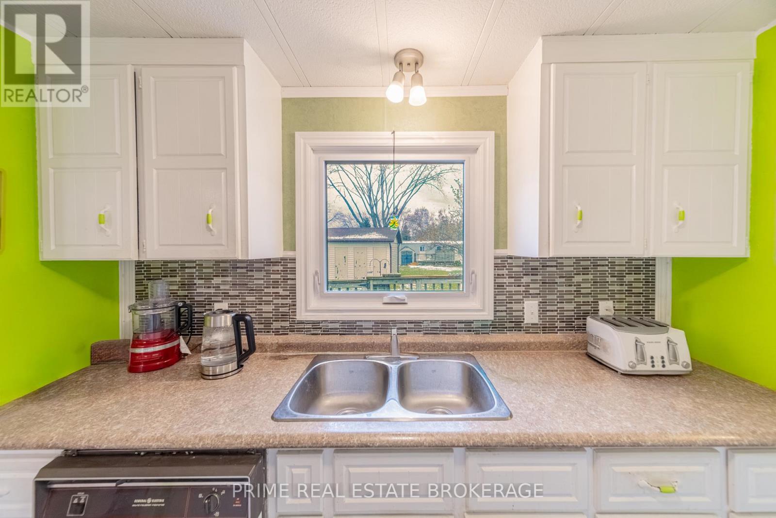 246 SOUTHWINDS COURT Property Photo