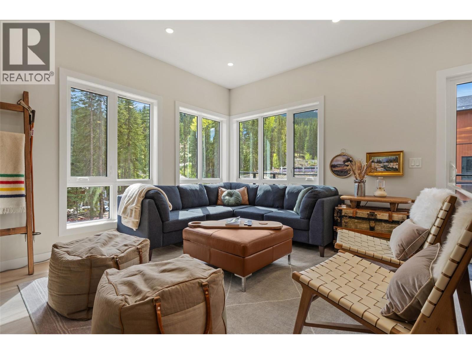 #206 2116 Panorama Drive - 1