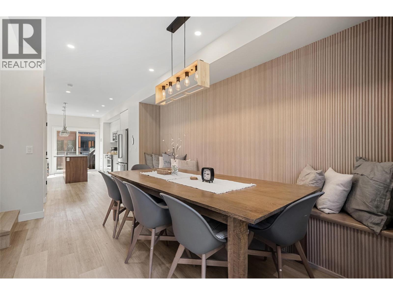 2116 Panorama Drive Unit# 206, Panorama