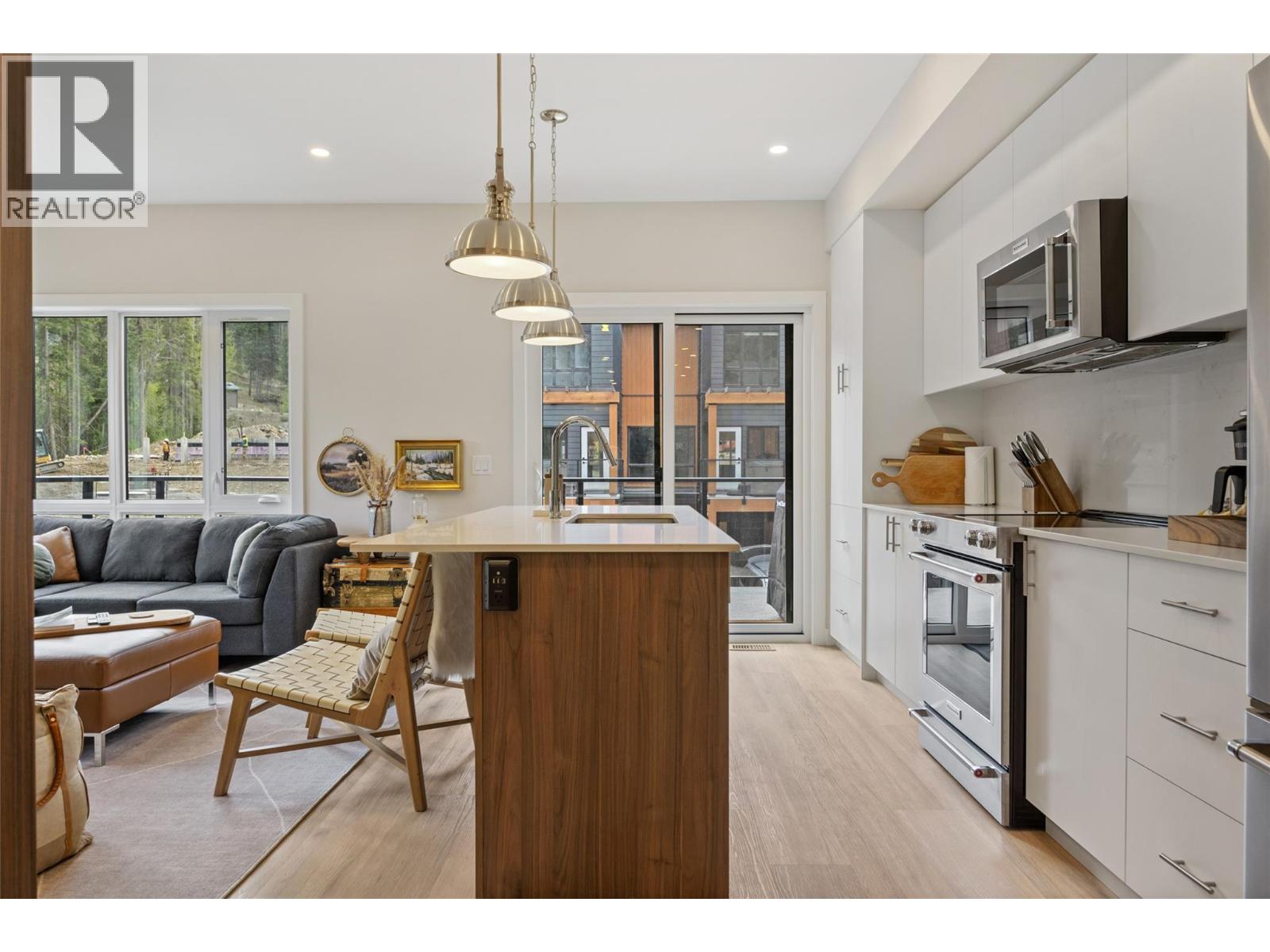 2116 Panorama Drive Unit# 206, Panorama