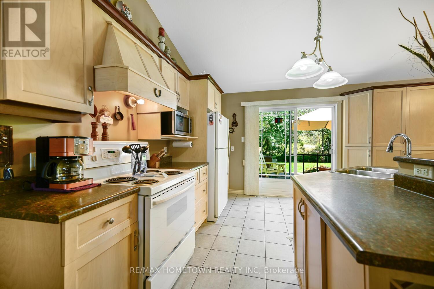 8121 MAIN STREET - 13