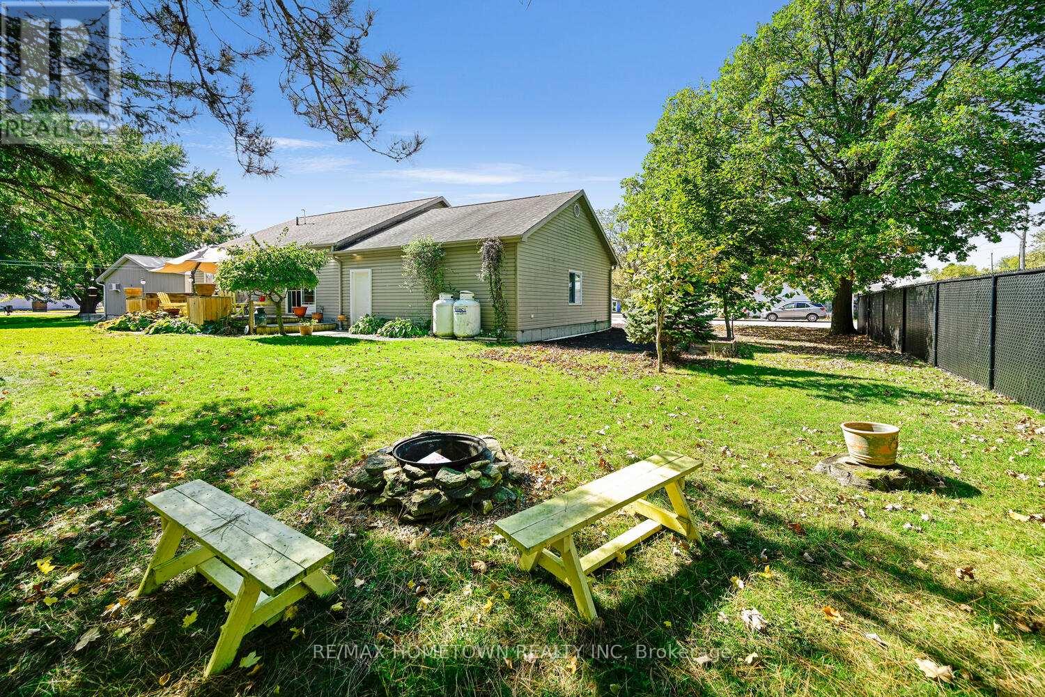8121 MAIN STREET - 22