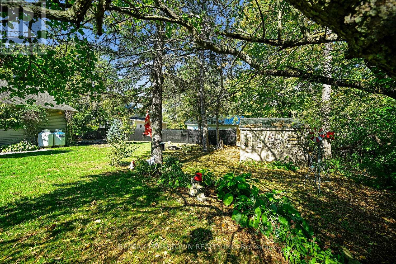 8121 MAIN STREET - 25