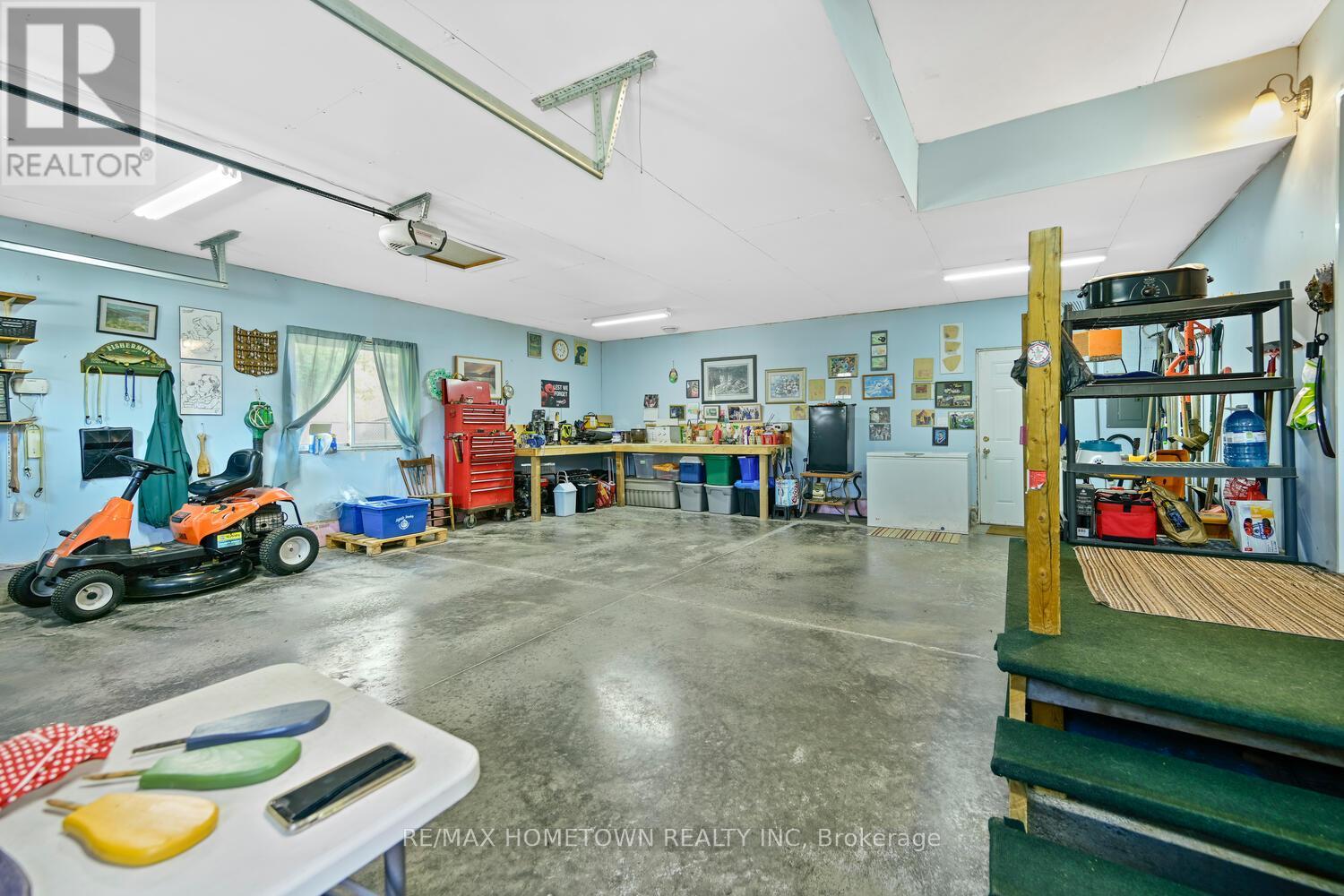 8121 MAIN STREET - 27