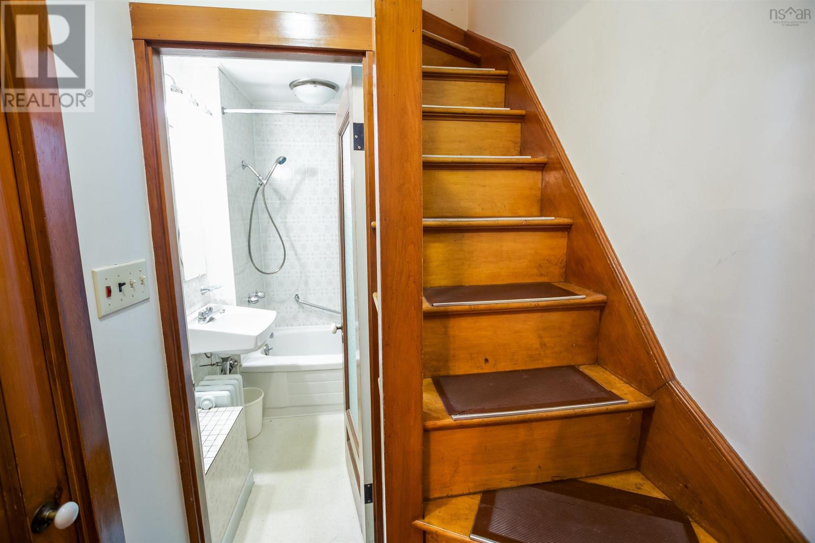 Property 13 of 43 of 3152 Highway 1