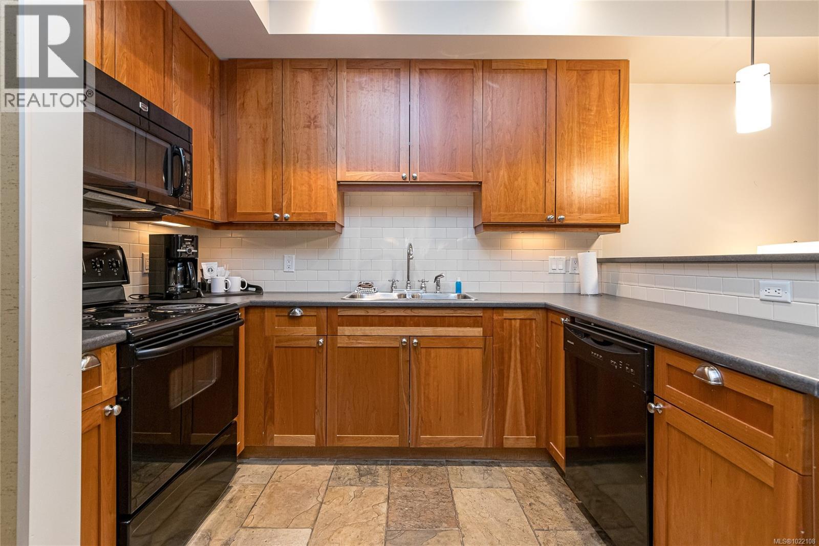 #113/115A 1376 LYNBURNE PL - 21