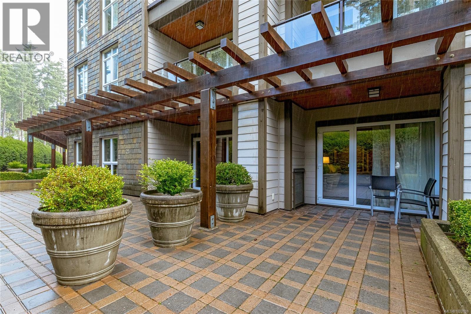 #113/115A 1376 LYNBURNE PL - 32