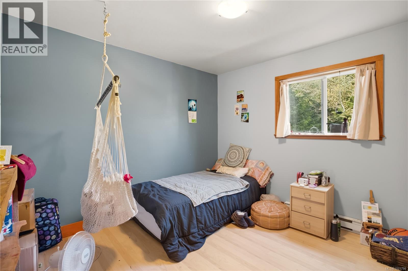 978 Peninsula Rd, Ucluelet