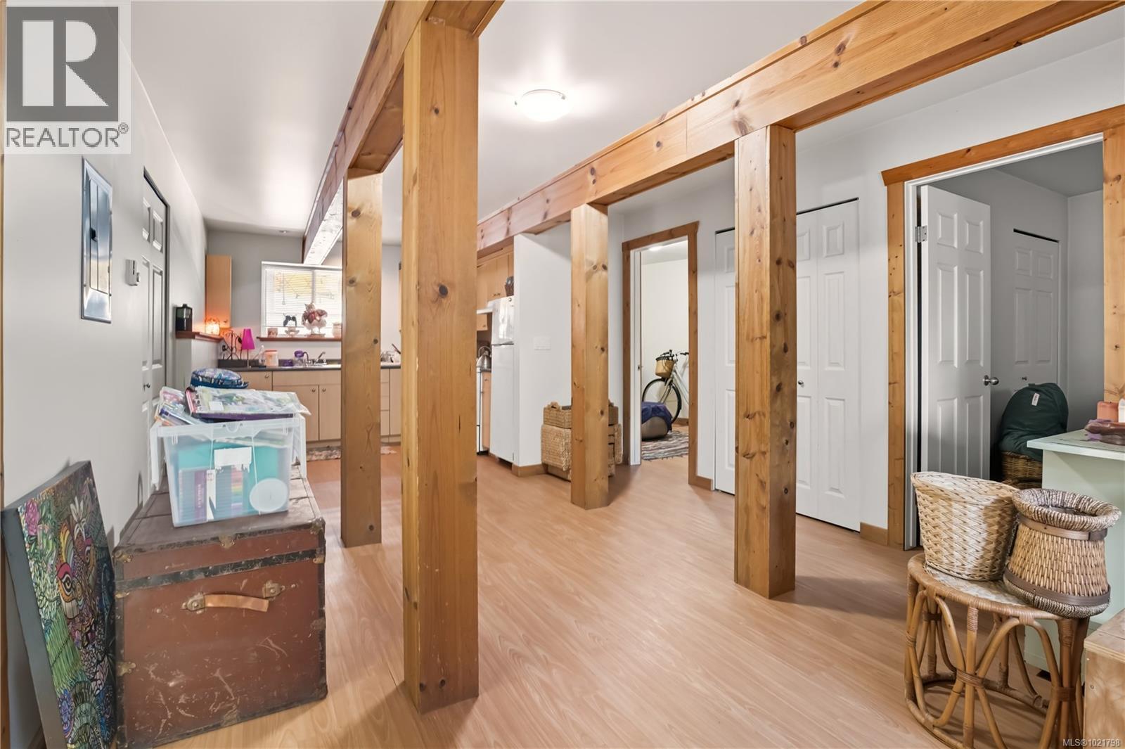 978 Peninsula Rd, Ucluelet