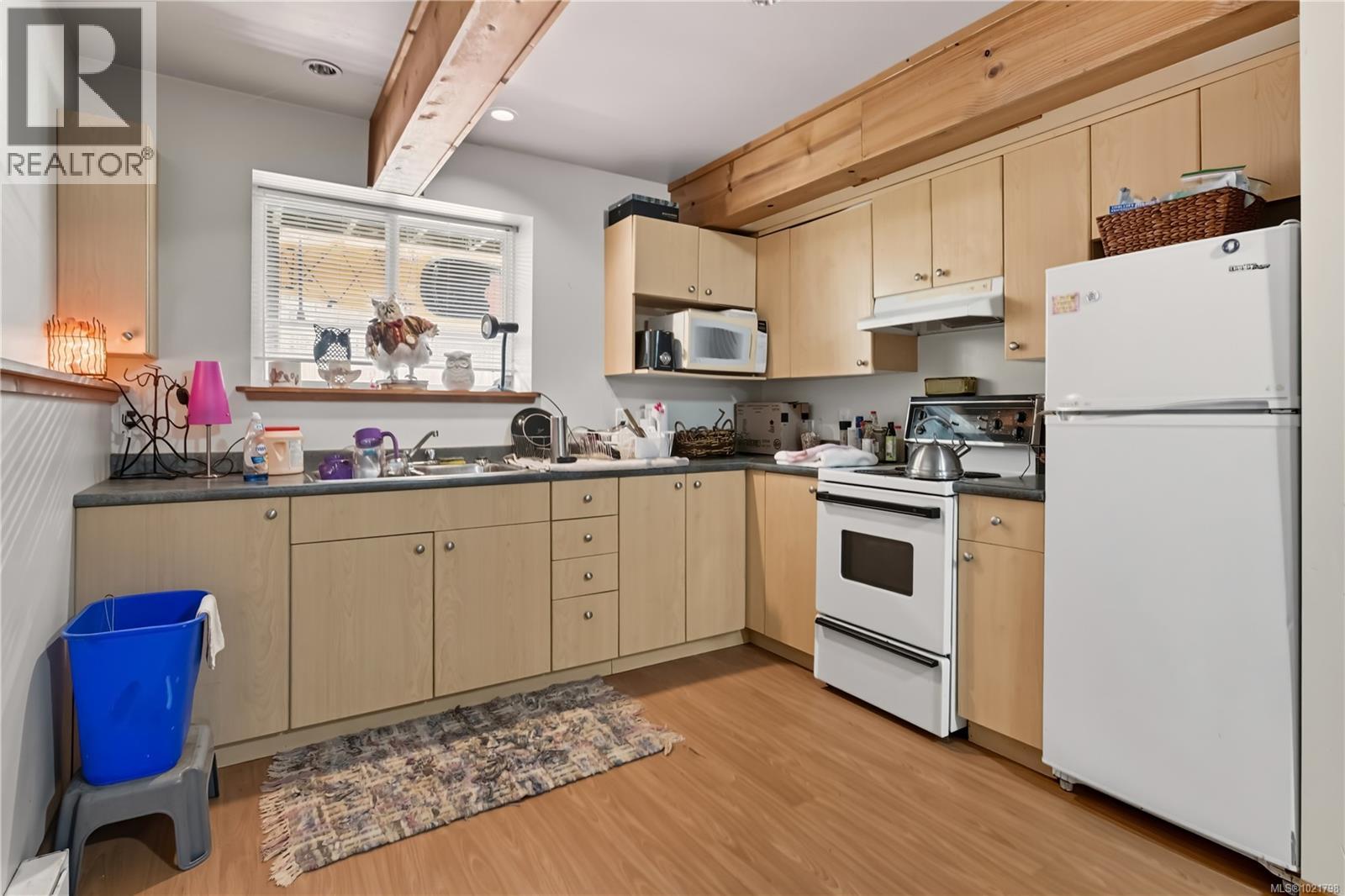 978 Peninsula Rd, Ucluelet