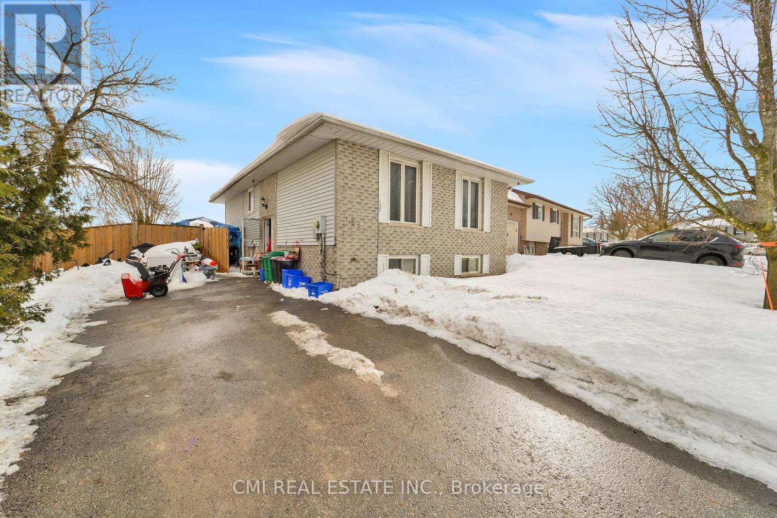 1337 TUDOR CRESCENT - 1
