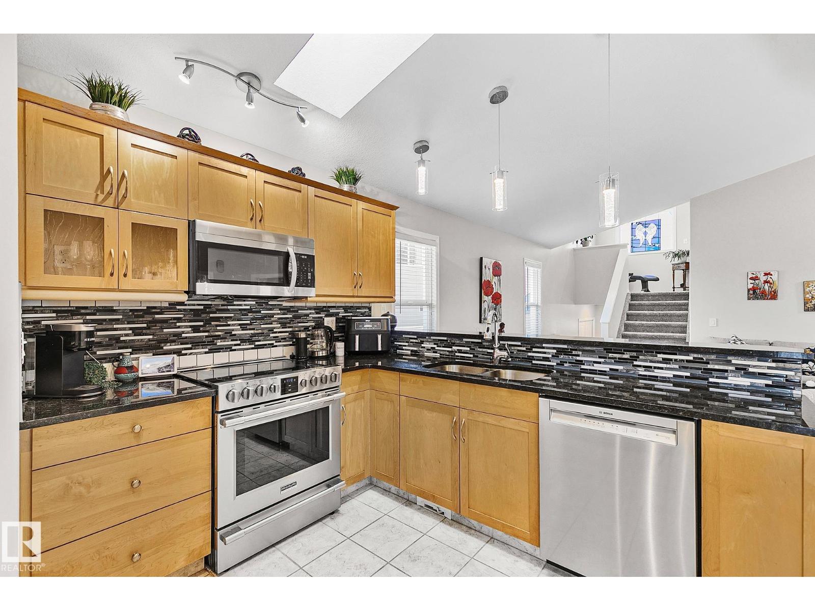 1035 MACEWAN CL SW, Edmonton