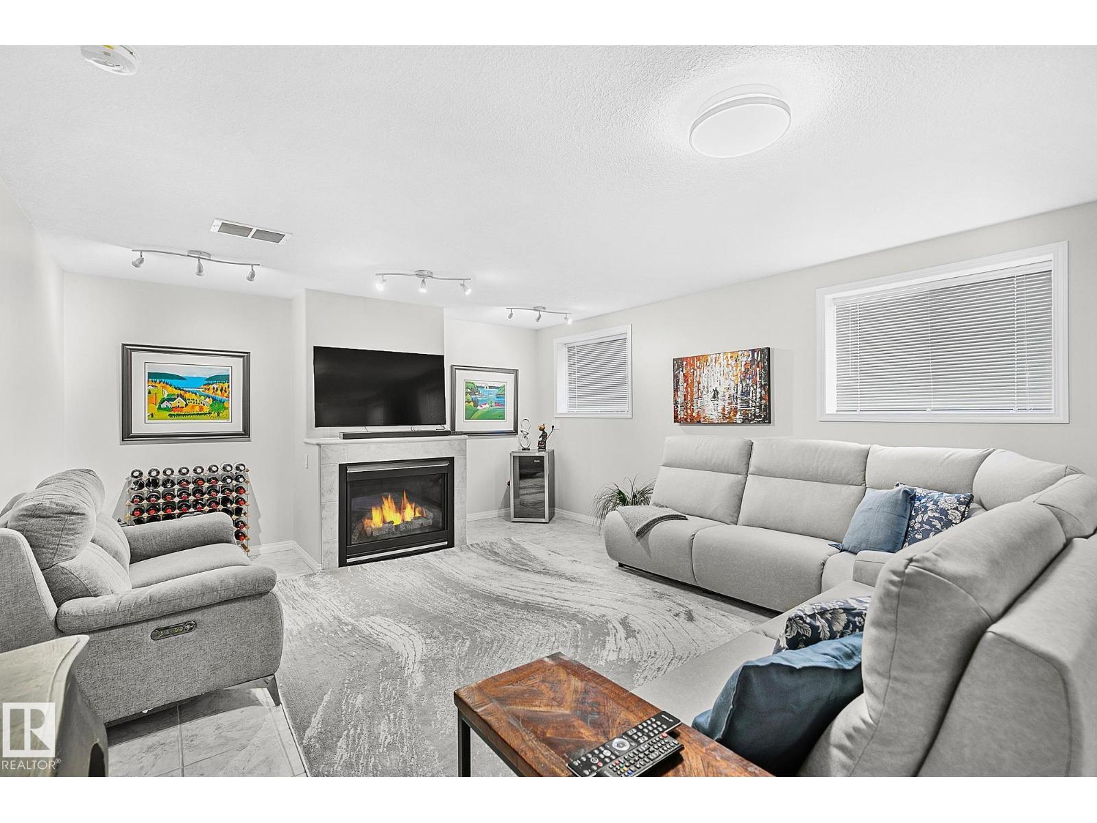 1035 MACEWAN CL SW, Edmonton