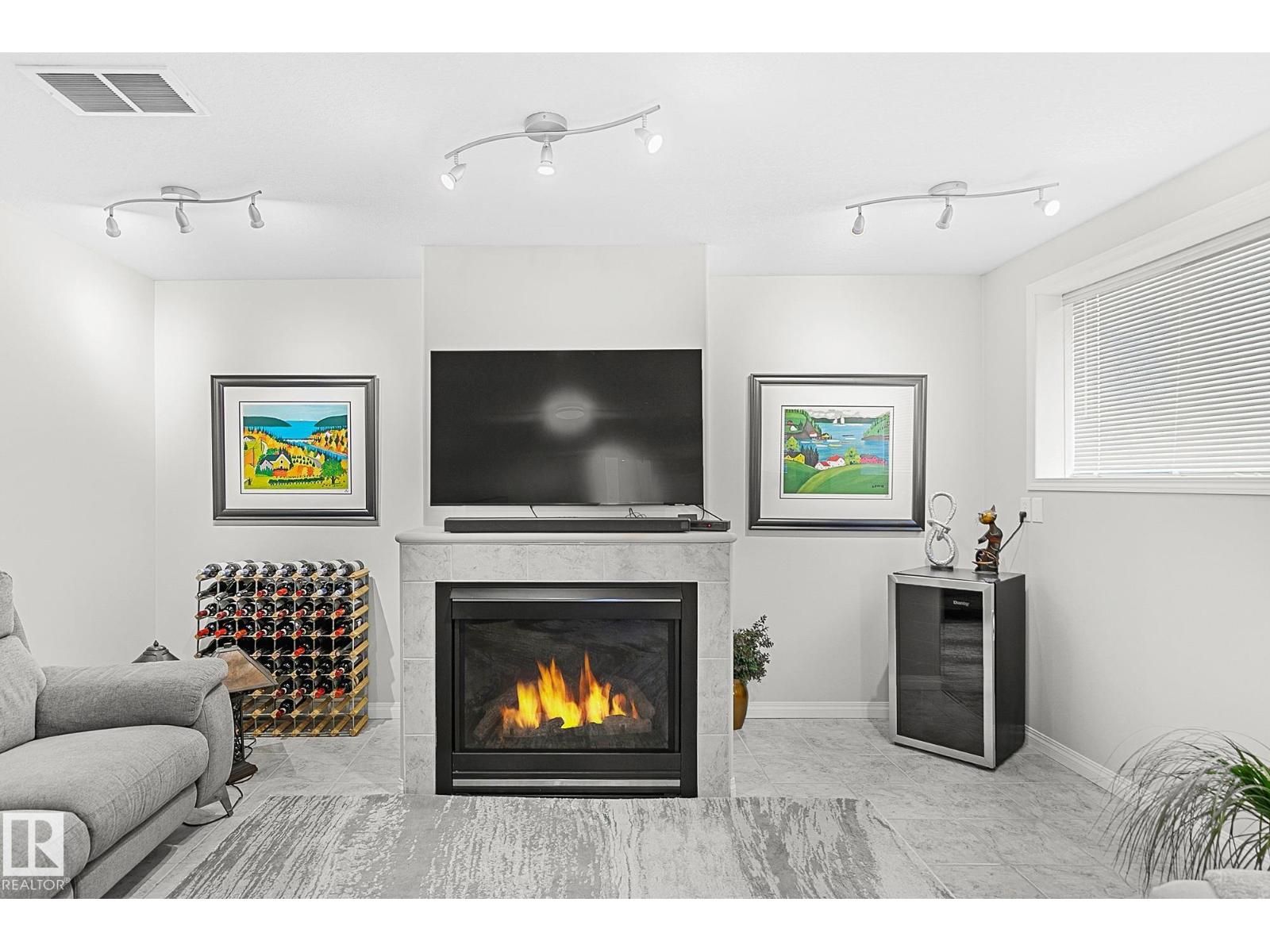 1035 MACEWAN CL SW, Edmonton