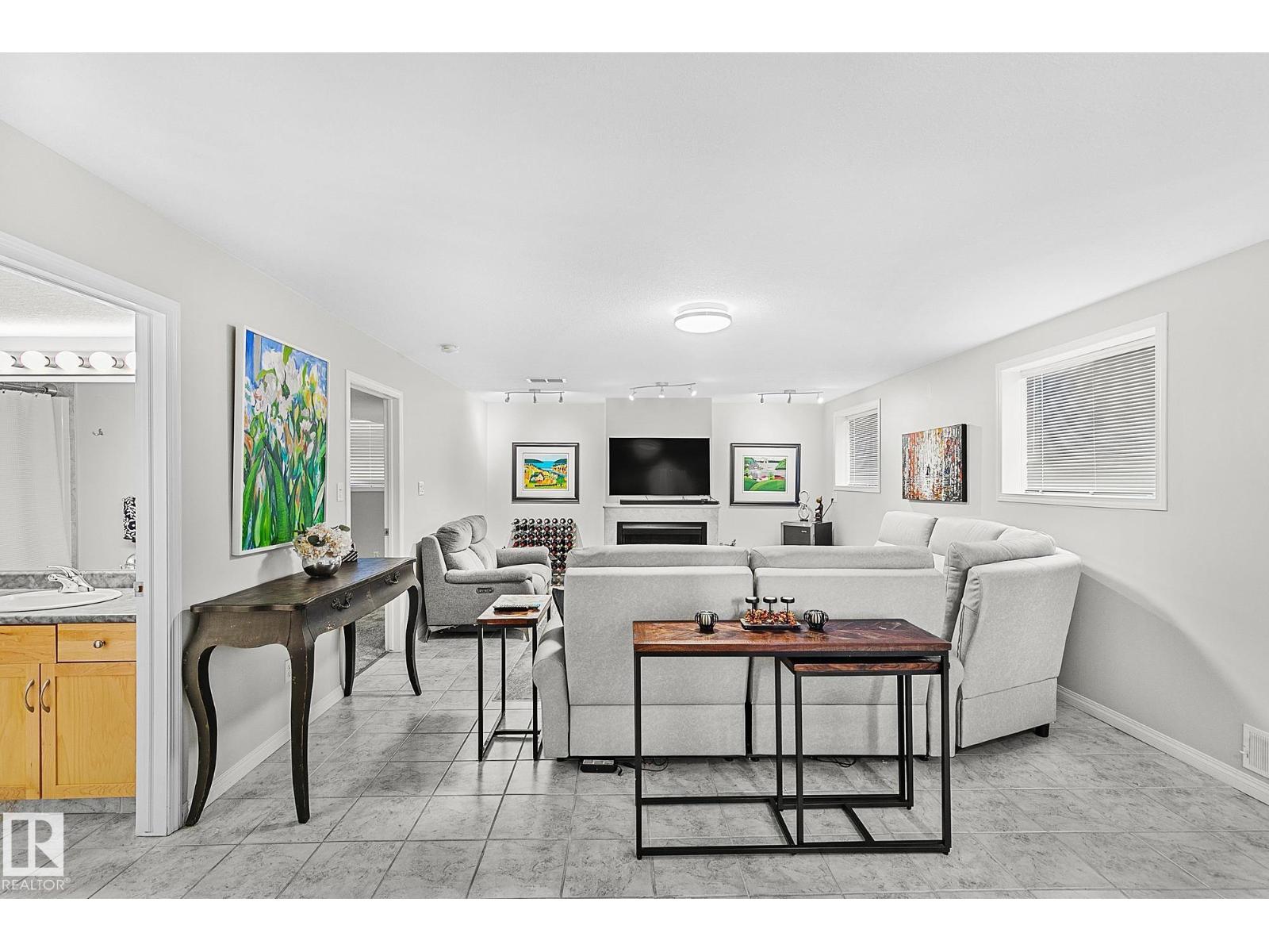 1035 MACEWAN CL SW, Edmonton