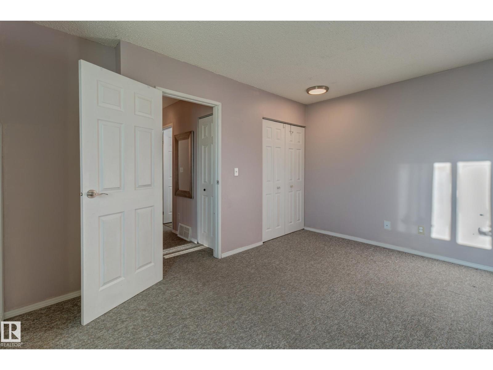 5626 19A AV NW, Edmonton